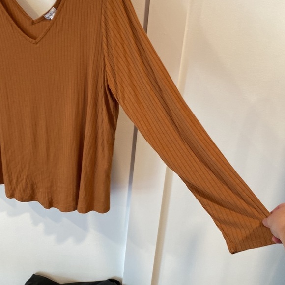 LOVE, FIRE v-neck ribbed long sleeve top - Picture 6 of 8